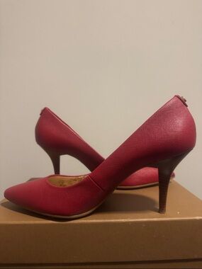 MICHAEL Michael Kors Red Pointed-Toe Mid Heel Pumps